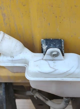 徐工吊车配件 齐星驾驶室原厂离合器油壶 刹车油壶 25K50K70K通用