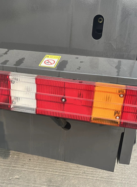 徐工吊车配件 XCT后尾灯 支架 尾灯总成XC12-xct75 25KC 尾灯灯壳