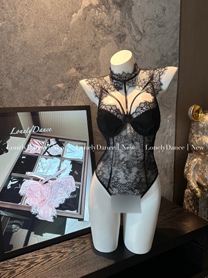 LonelyDance【性感捕手】蕾丝花边挂脖内搭胸衣设计感背心上衣女