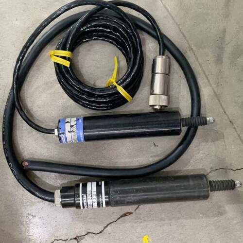 议价位移传感器，V-8PSM-S263还有一个型号看不清可维修