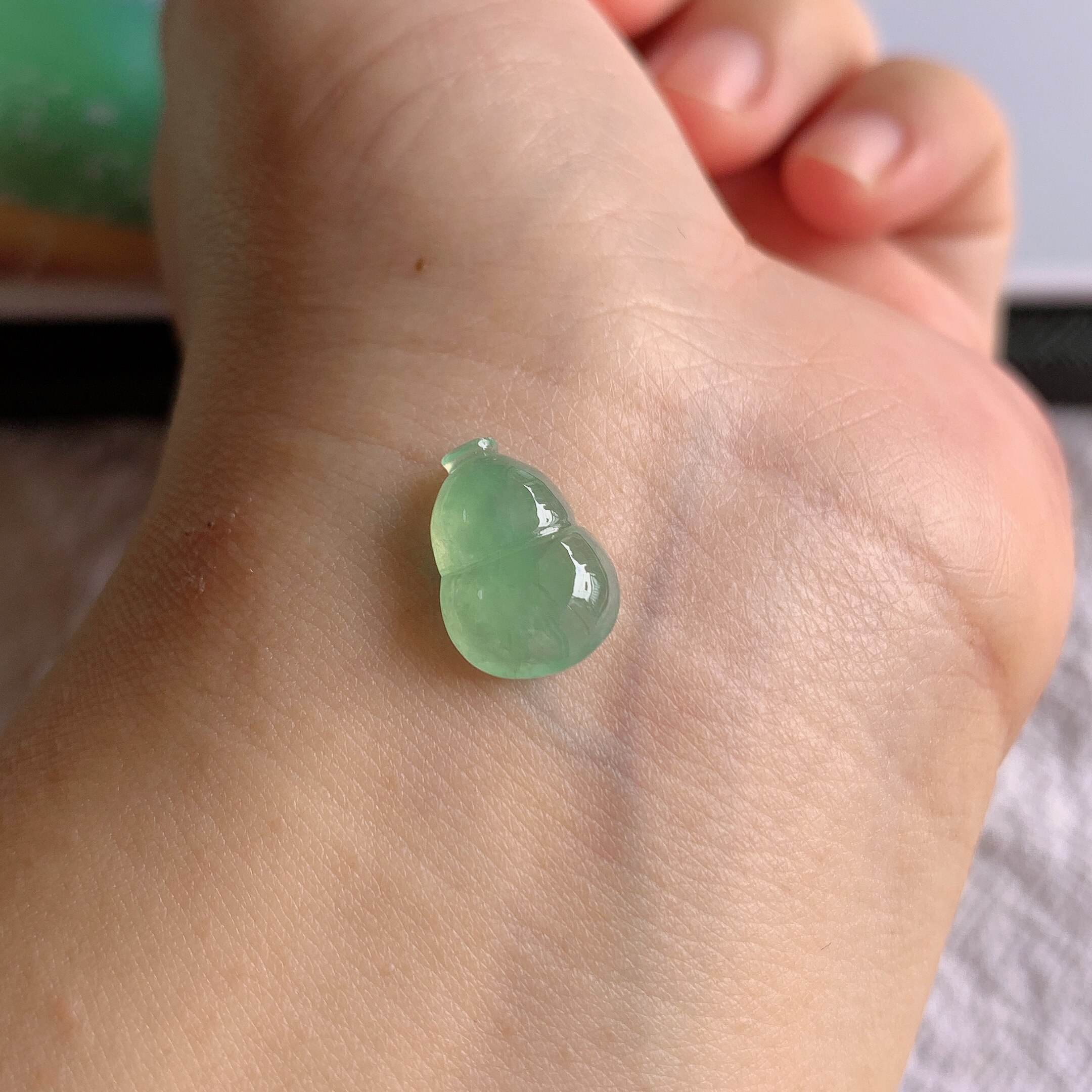 缅甸天然A货翡翠冰糯种水润葫芦镶嵌件老坑玉小精品葫芦戒面