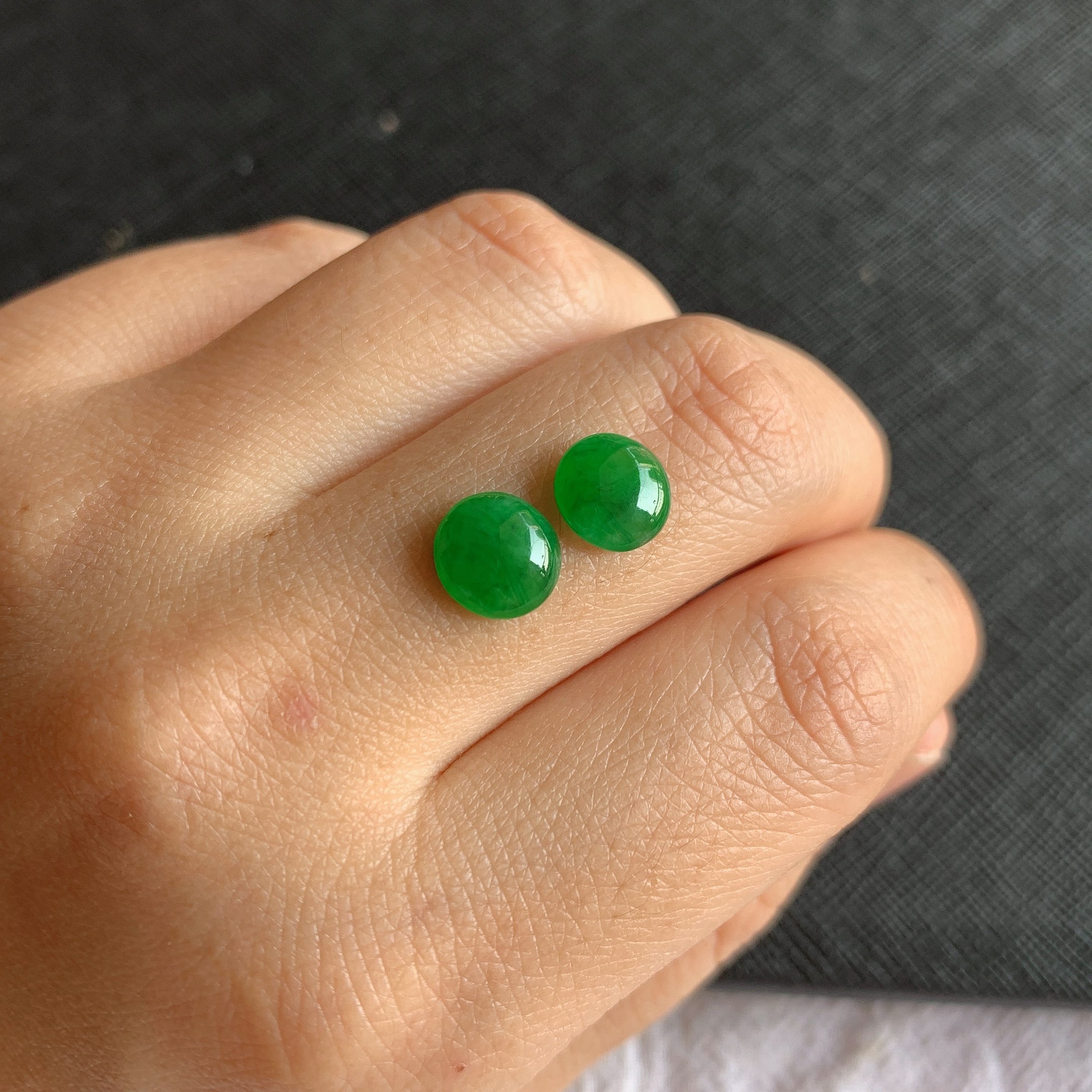 缅甸天然A货翡翠冰糯种满绿蛋面镶嵌件老坑翡翠满色蛋面戒面一对