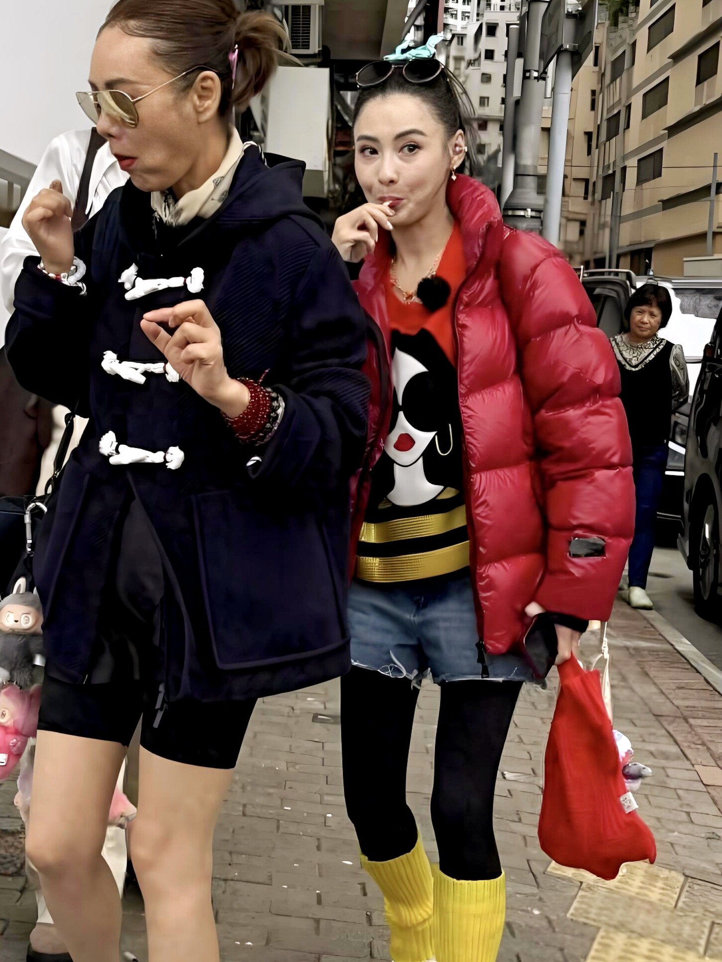 【张柏芝】明星同款一整套穿搭红色羽绒服2025新款时髦毛衣上衣女
