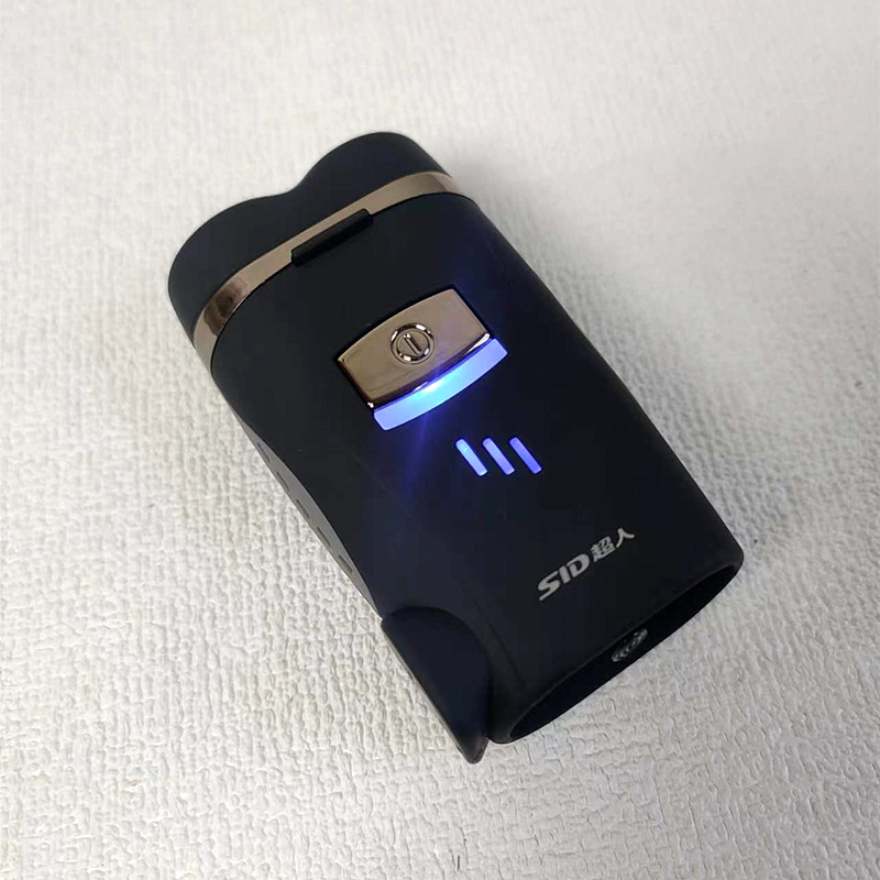 电动剃须刀内置充电头小巧便携