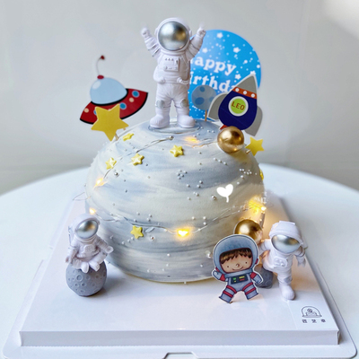 太空人月亮宇宙星球插旗生日蛋糕