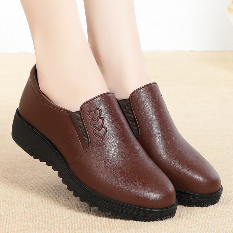 妈妈鞋子真皮平底防滑单鞋女超软中年女鞋舒适软底脚宽中老年皮鞋,女鞋,深口单鞋,淘宝优惠券,粉丝福利购,淘宝优惠卷