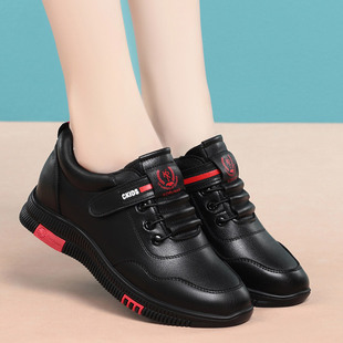 休闲妈妈鞋久站不累运动鞋女真皮软底舒适春秋中年女鞋中老年皮鞋