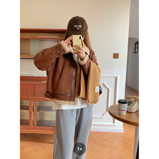 UVPU 棕色机车服女2022冬款温柔风高级感皮毛一体宽松加厚外套