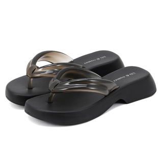 2026夏季度假外穿人字拖女防滑时尚沙滩凉拖鞋厚底增高防水软底