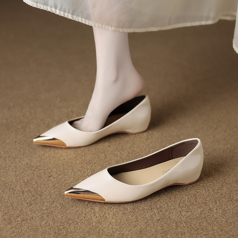 女鞋新款2025年爆款时尚气质绝美开春单鞋女内增高尖头平底配裙子