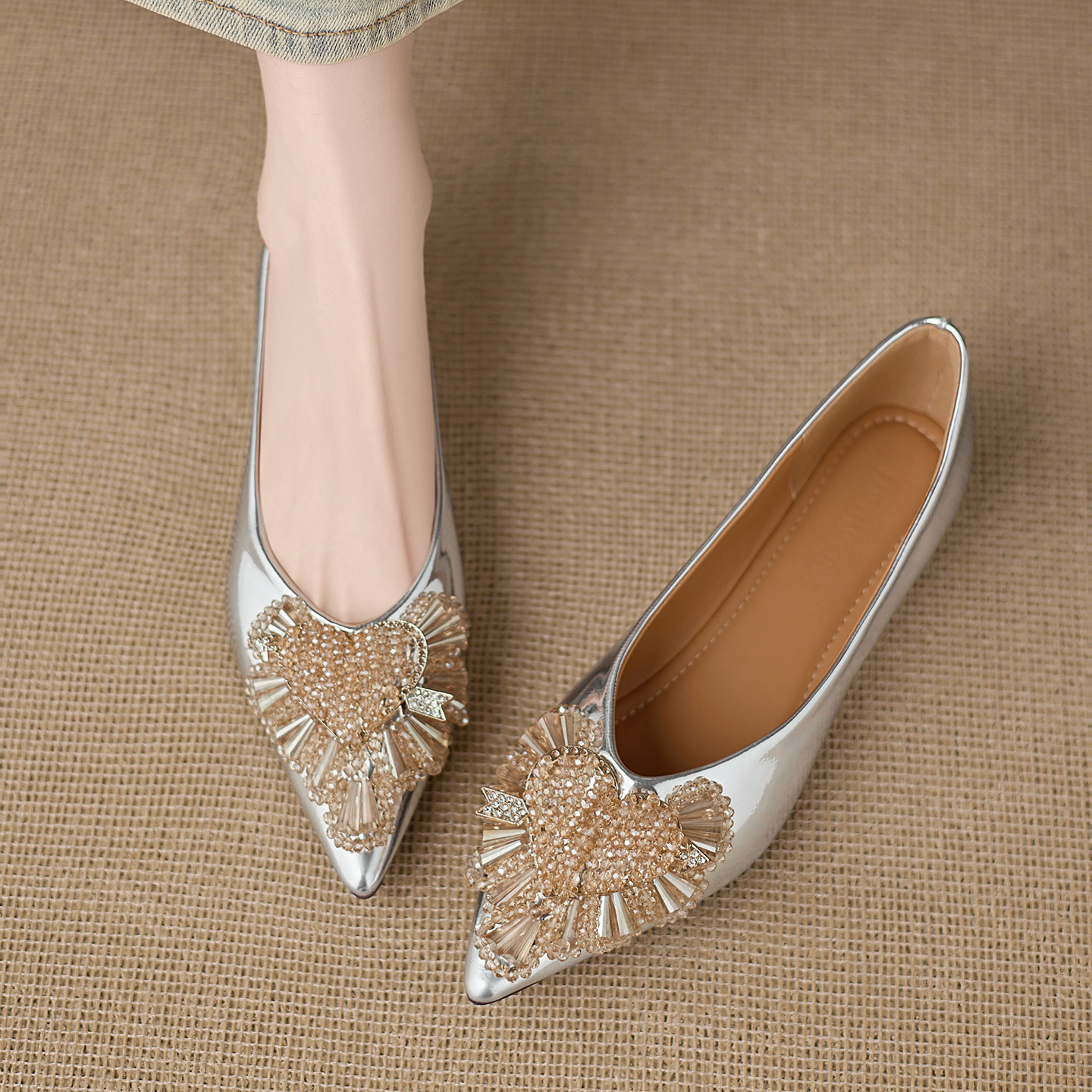 银色气质水钻女鞋2026春夏款巨好看一脚蹬绝美单鞋女不累脚平底鞋 - 步美履时尚宝典出品