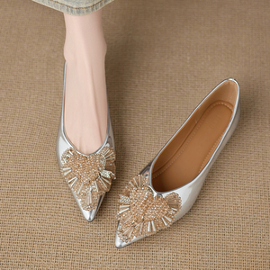 银色气质水钻女鞋2026春夏款巨好看一脚蹬绝美单鞋女不累脚平底鞋