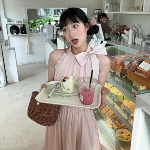 honeyrubao落日微醺粉色蝴蝶结刺绣挂脖高腰木耳边甜美连衣裙