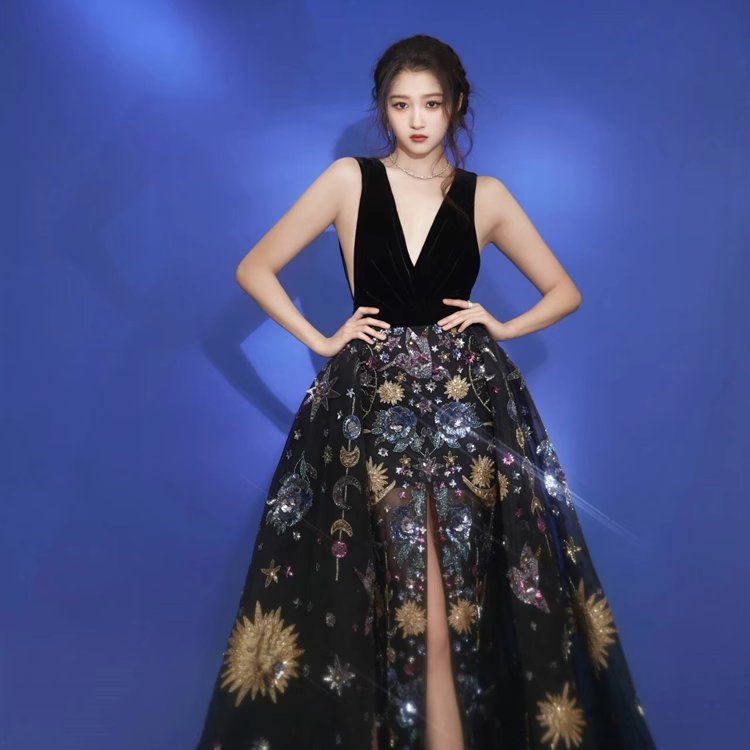 Zuhair Murad 黑色丝绒深V领开叉露腿关晓彤奢华钉珠红毯晚礼服