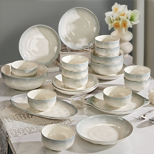 高级感碗碟套装家用2026新款高颜值陶瓷碗筷盘子碗具乔迁新居餐具