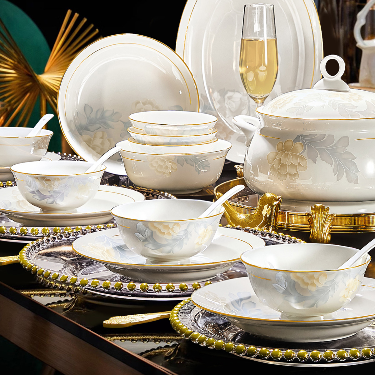 高级感碗盘套装家用2025新款景德镇骨瓷碗碟餐具中式陶瓷碗筷