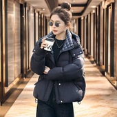 羽绒服女新款 2026年巨好看 鹅绒短款 藏蓝色轻薄独特漂亮时髦洋气