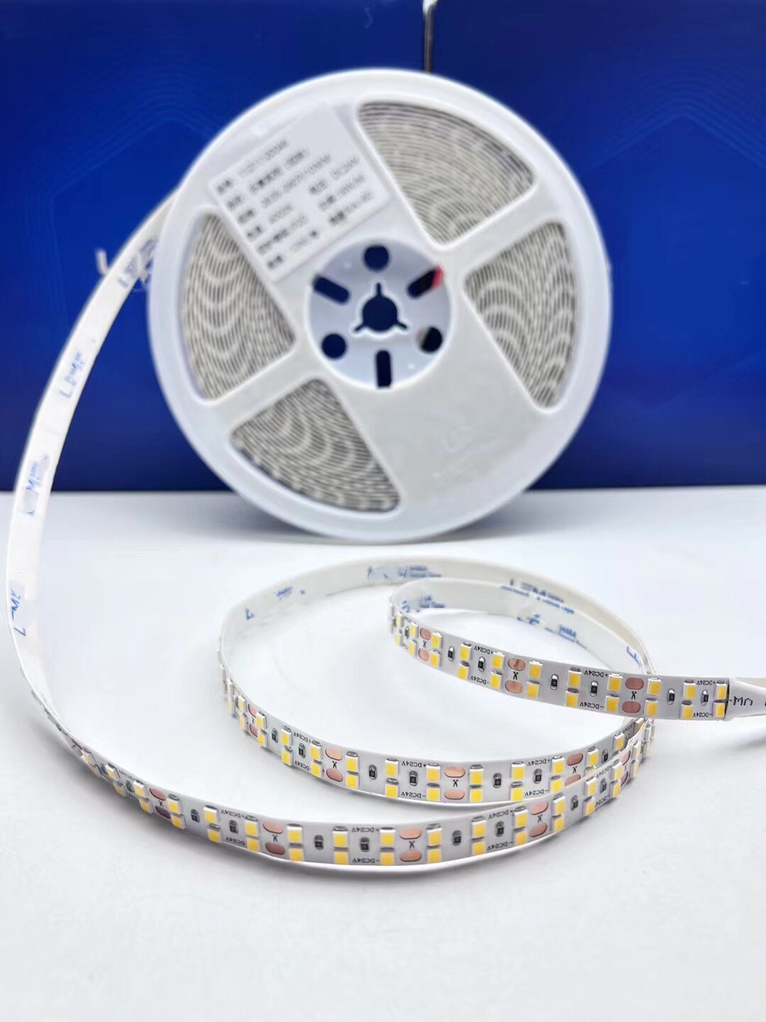 led灯带超亮24V自粘灯带暗槽家用双排2835软灯条客厅吊顶线形灯带