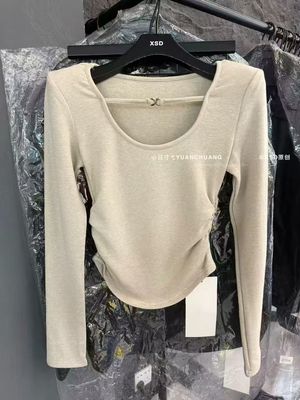 十三行2025秋冬季新款辣妹加绒U领褶皱修腰T恤垫肩上衣辣妹打底女