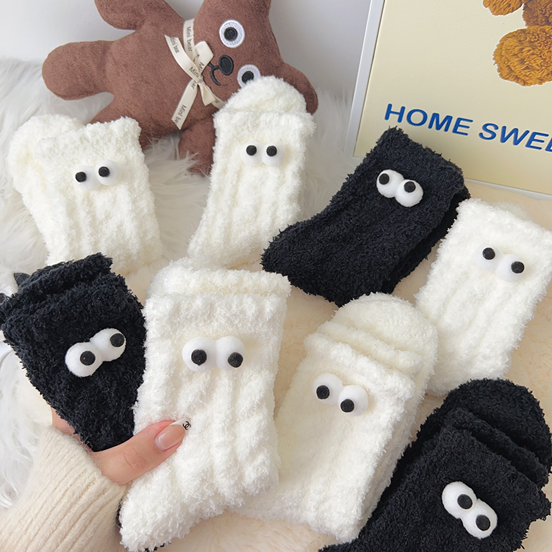 珊瑚绒袜子女冬季加绒加厚中筒袜白色长筒袜保暖可爱卡通毛毛袜-封面