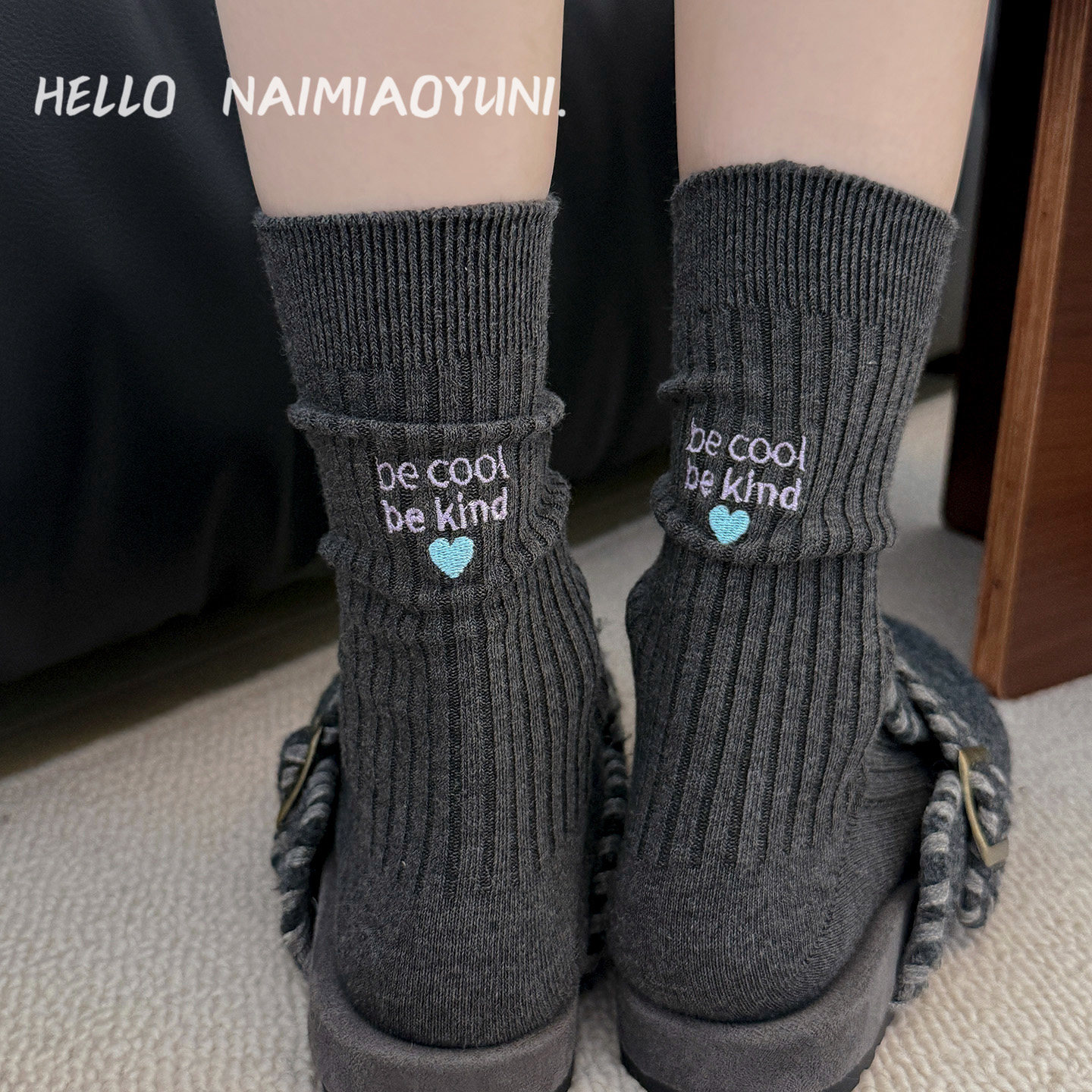 刺绣深灰色后跟爱心袜子女中筒袜春秋季棉袜ins潮日系长筒袜长袜