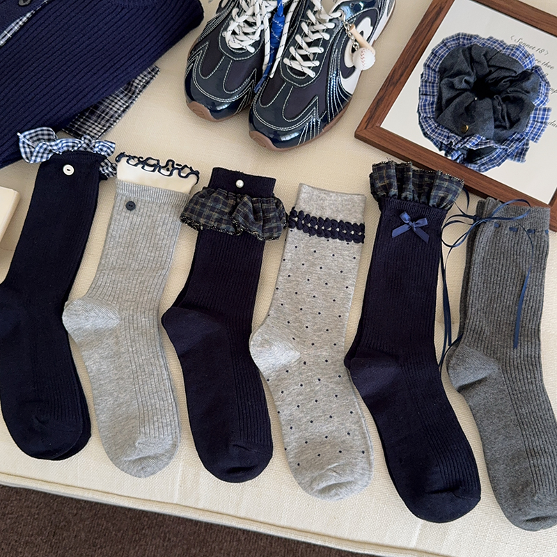 miu系格子花边中筒袜女