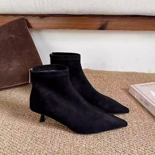 25139绒面尖头低跟短靴后拉链舒适柔软短靴显瘦秋冬新款时装靴