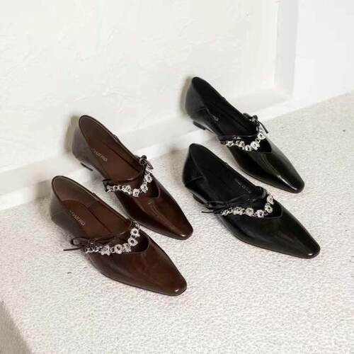 一代佳人26G1820水钻字母一字带蝴蝶结玛丽珍2025春秋新款平底鞋