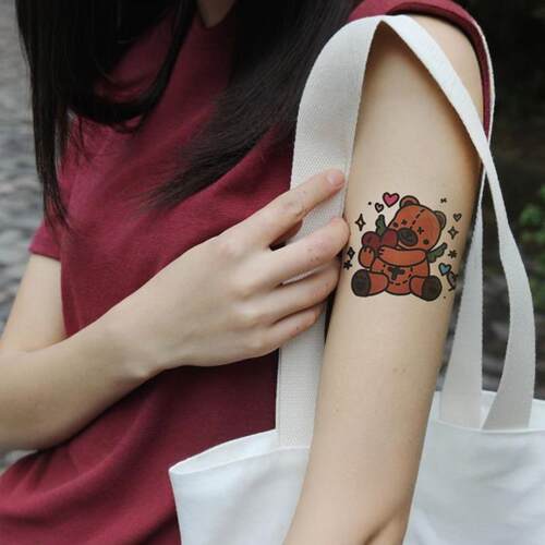 玩味TATTOO熊抱爱心原创纹身贴