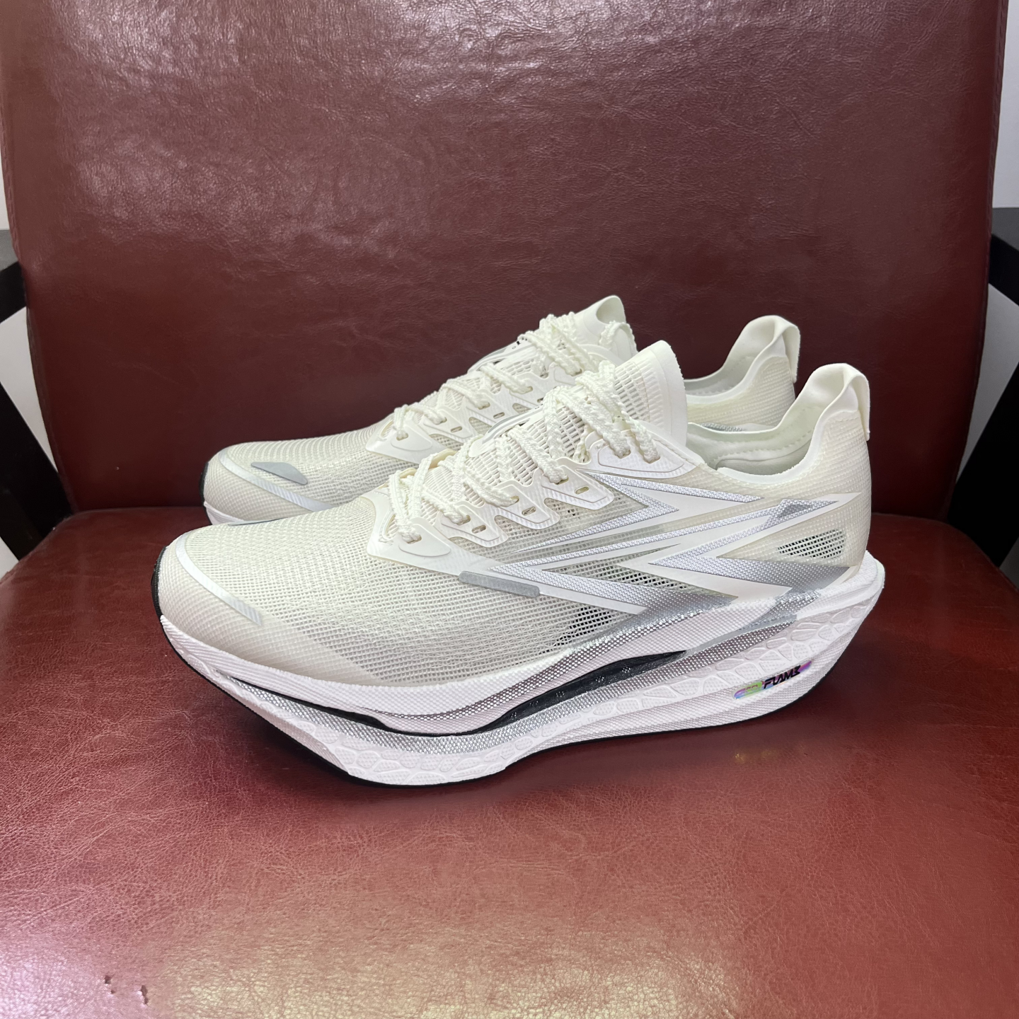 361度飞燃4.5全掌碳板竞速跑鞋专业马拉松跑步鞋减震训练运动鞋男