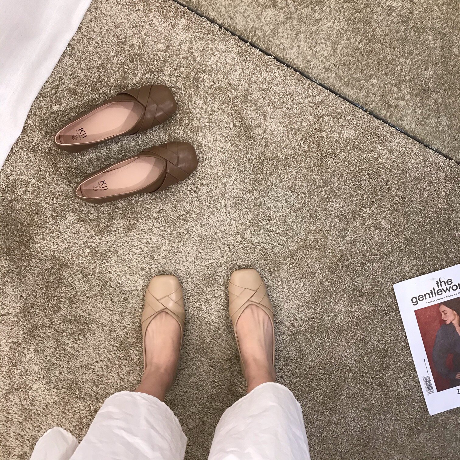 潮牌平底豆豆单鞋女2024春夏新款真皮舒适百搭方头软底奶奶工作鞋