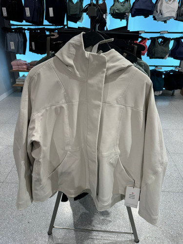 澳洲Lululemon RepelShell Cinch-Back Rain Jacket加绒软壳雨衣