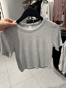 澳洲lululemon Hold Tight 纯色休闲透气紧身短款短袖 T恤 女款