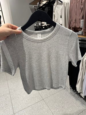 澳洲lululemon  Hold Tight 纯色休闲透气紧身短款短袖 T恤 女款