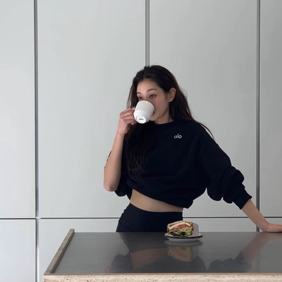 澳洲ALO Yoga Accolade Crew Neck Pullover圆领纯色卫衣运动日常