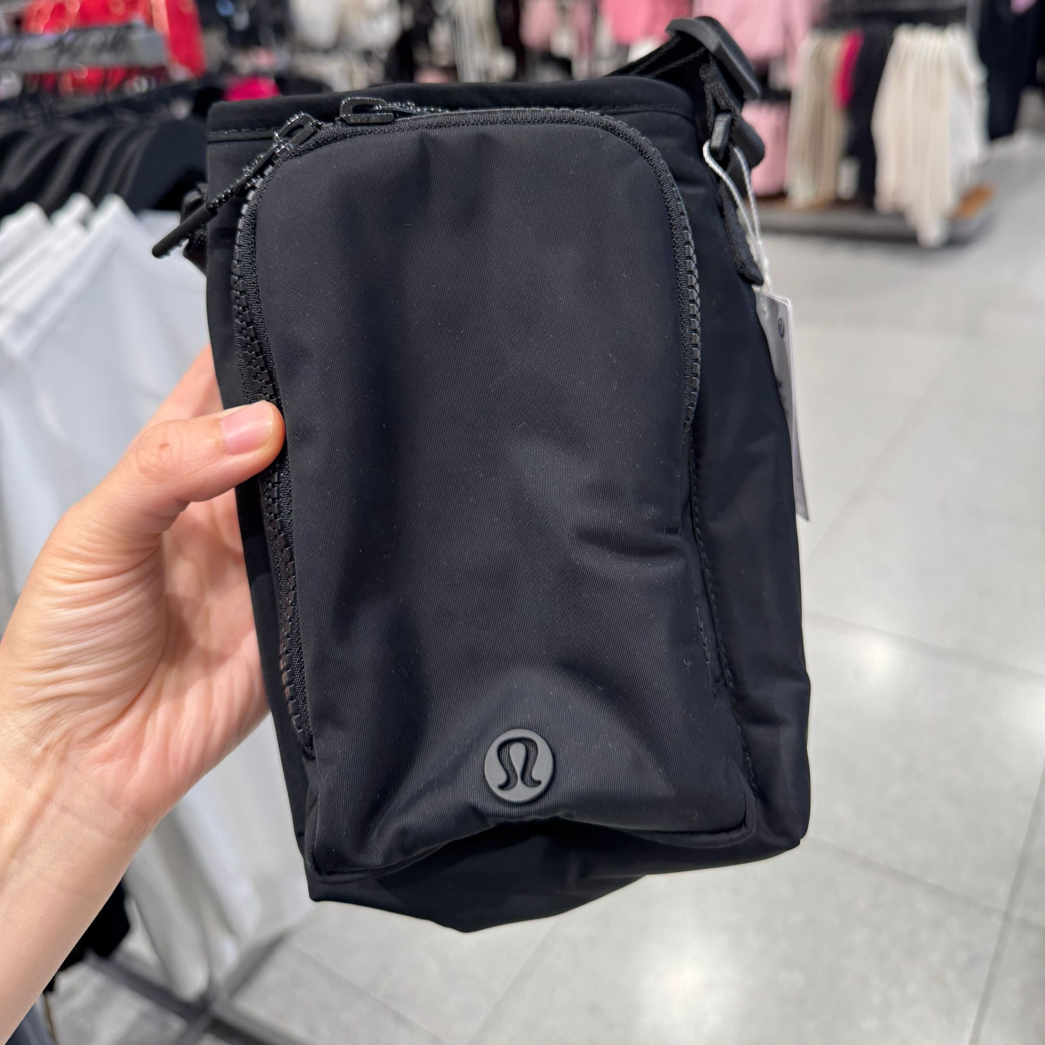 澳洲Lululemon Water Bottle运动水壶包斜挎肩带手机口袋便携防水