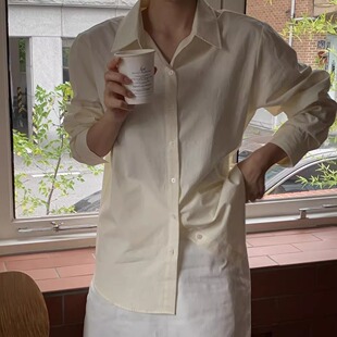 轻熟风法式设计感小众淡黄色衬衫女春季新款显瘦外搭正肩翻领上衣