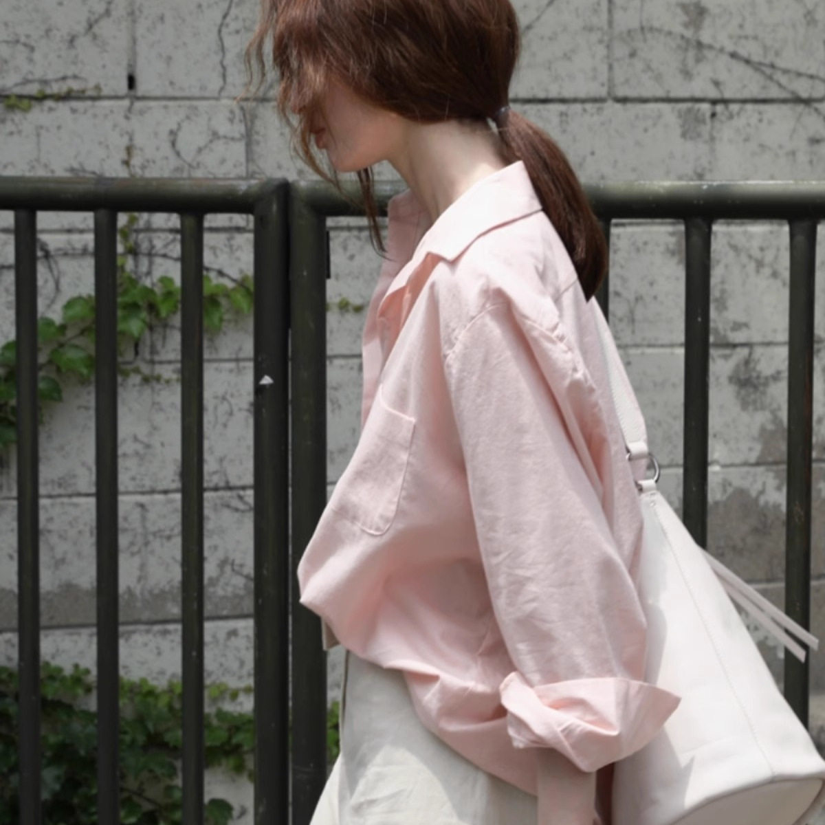 浪漫港风宽松粉色长袖纯棉衬衫