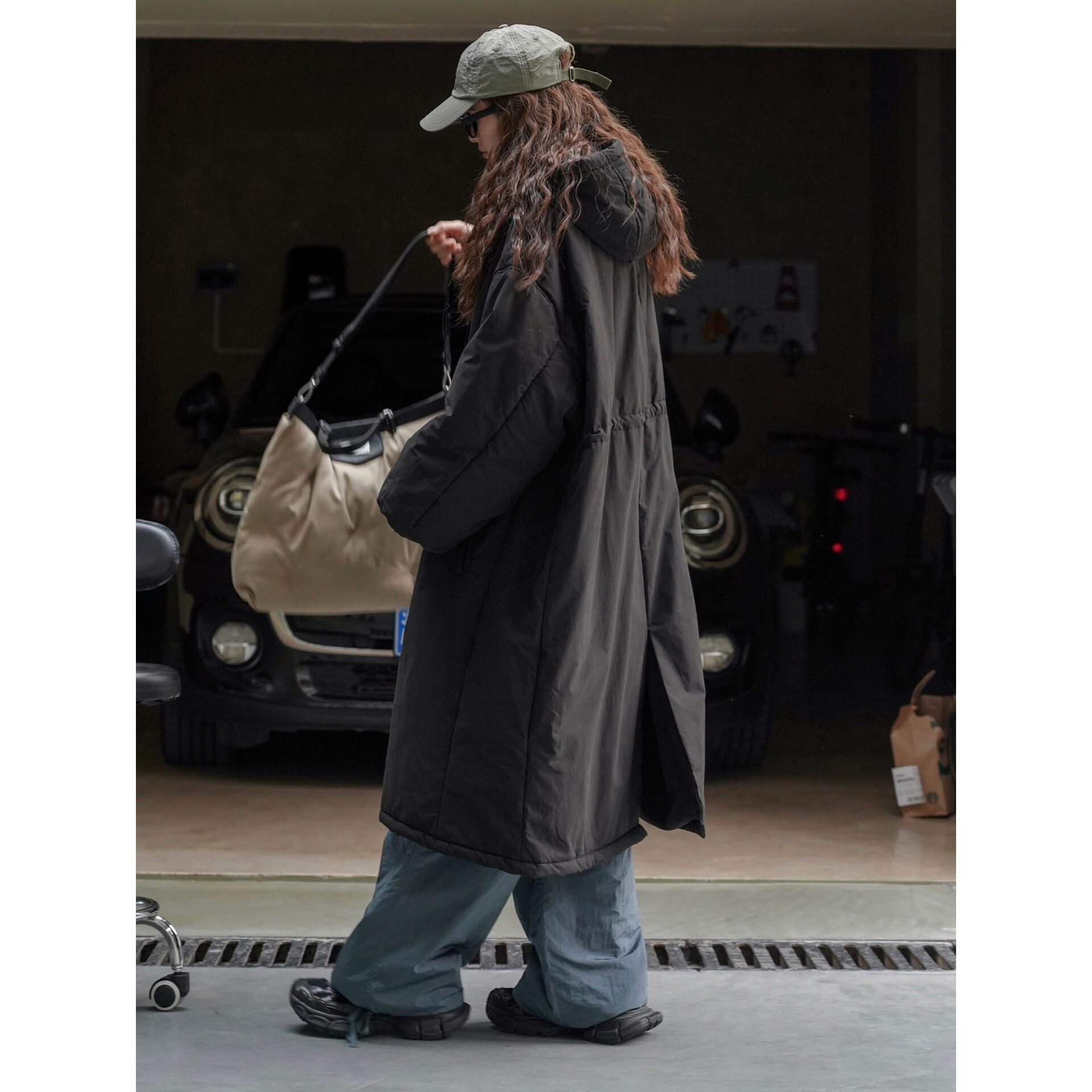 卢浮冬季韩系休闲慵懒风连帽棉服宽松廓形显瘦保暖拉链长款外套女