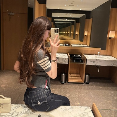 M900灰色上衣t恤女2025新款短款