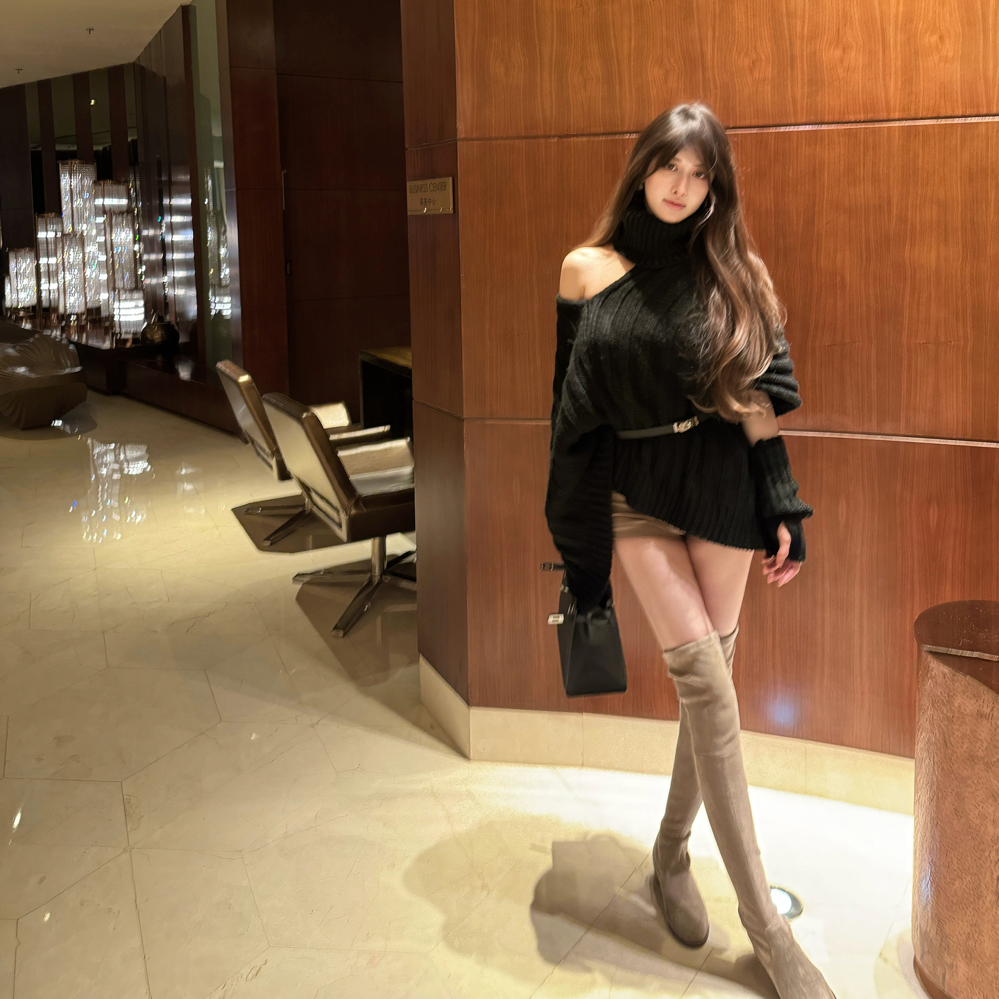 M900高级感黑色斜肩针织毛衣女秋冬慵懒风不规则纯欲气质露肩上衣