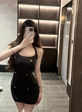 M900挂脖吊带连衣裙包臀裙黑色2026新款今年流行裙子夏显瘦小黑裙