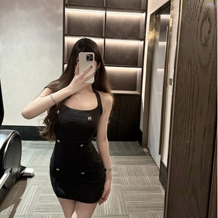 M900挂脖吊带连衣裙包臀裙黑色2025新款 今年流行裙子夏显瘦小黑裙