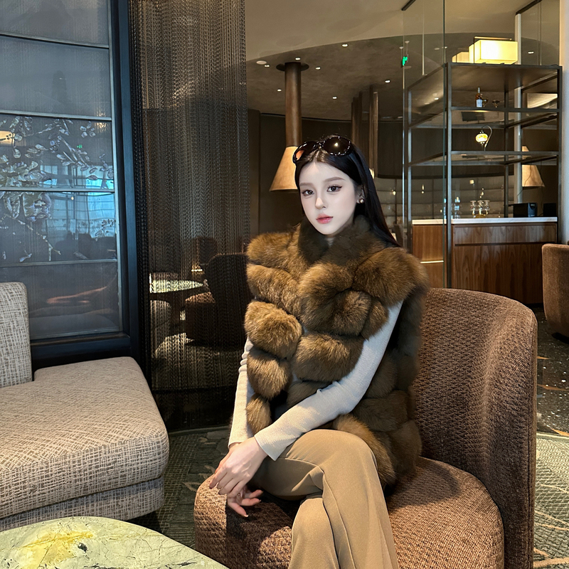 M900皮草马甲外套女2025新款爆款洋气冬季年轻款毛茸茸短款高级感