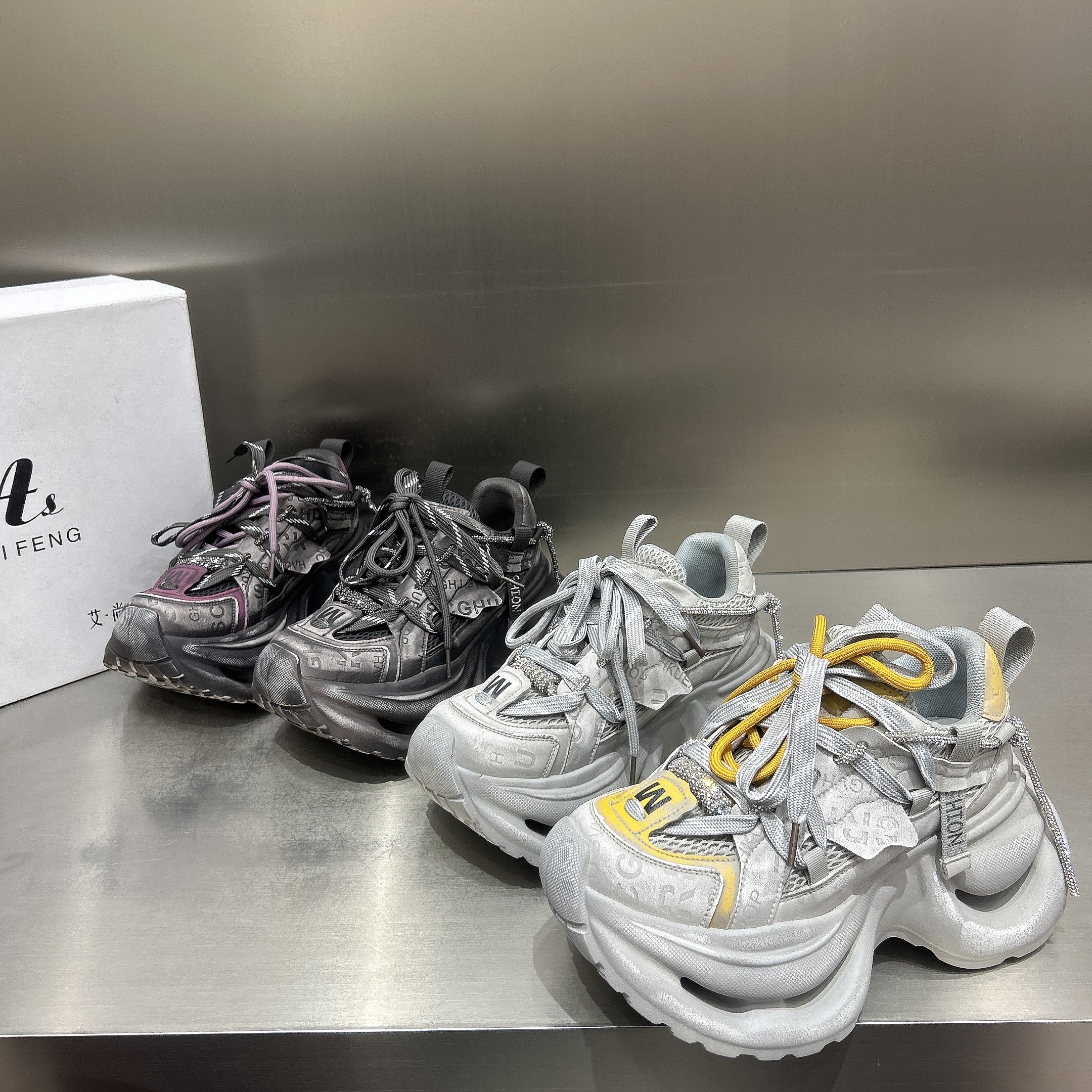 欧货字母压花做旧水钻老爹鞋女网红超火厚底擦色小个松糕休闲单鞋,女鞋,老爹鞋,淘宝优惠券,粉丝福利购,淘宝优惠卷