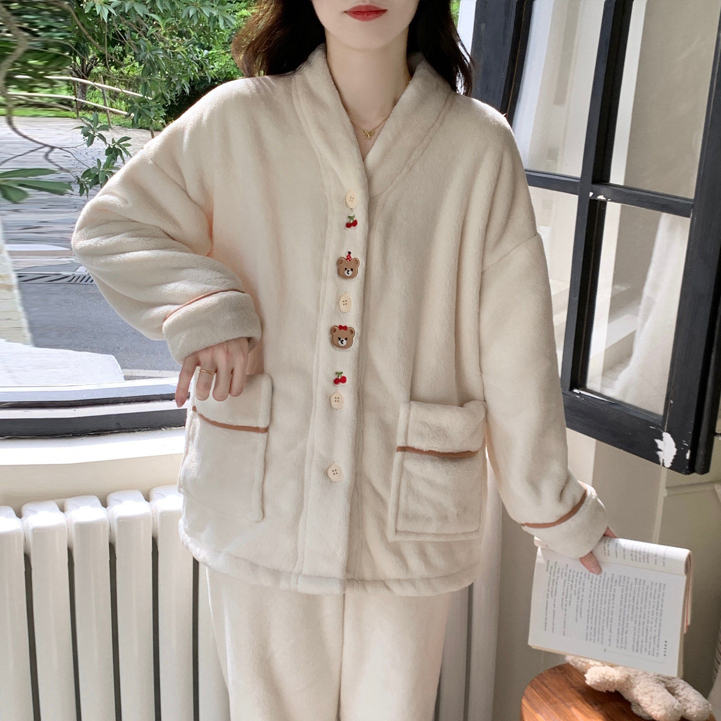 啄木鸟珊瑚绒睡衣女冬季加绒加厚可爱高级感小熊法兰绒家居服套装