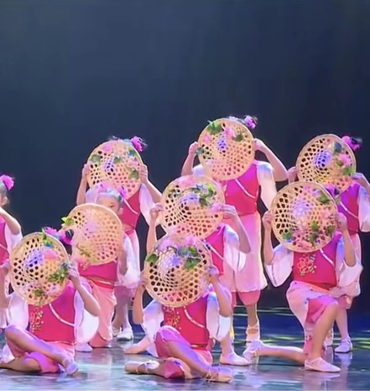 新款小荷风采喜雨道具幼儿舞蹈之乡喜雨舞蹈演出服儿童舞蹈演出服