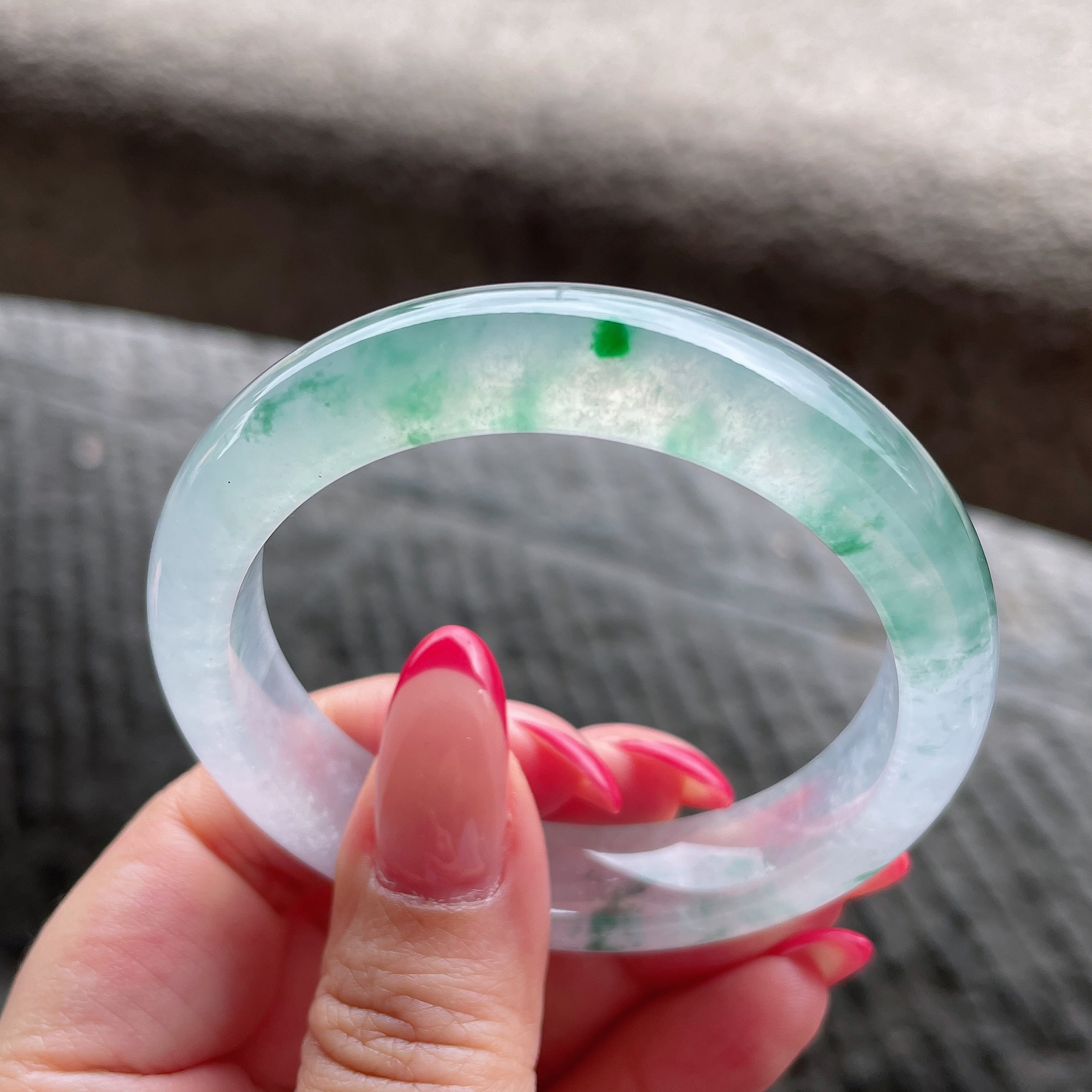 2026天然缅甸翡翠A货高冰种飘绿花正圈手镯53圈口0320LQ2