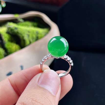 2025天然缅甸翡翠A货冰种满绿圆珠戒指18K金镶嵌0515ZC112
