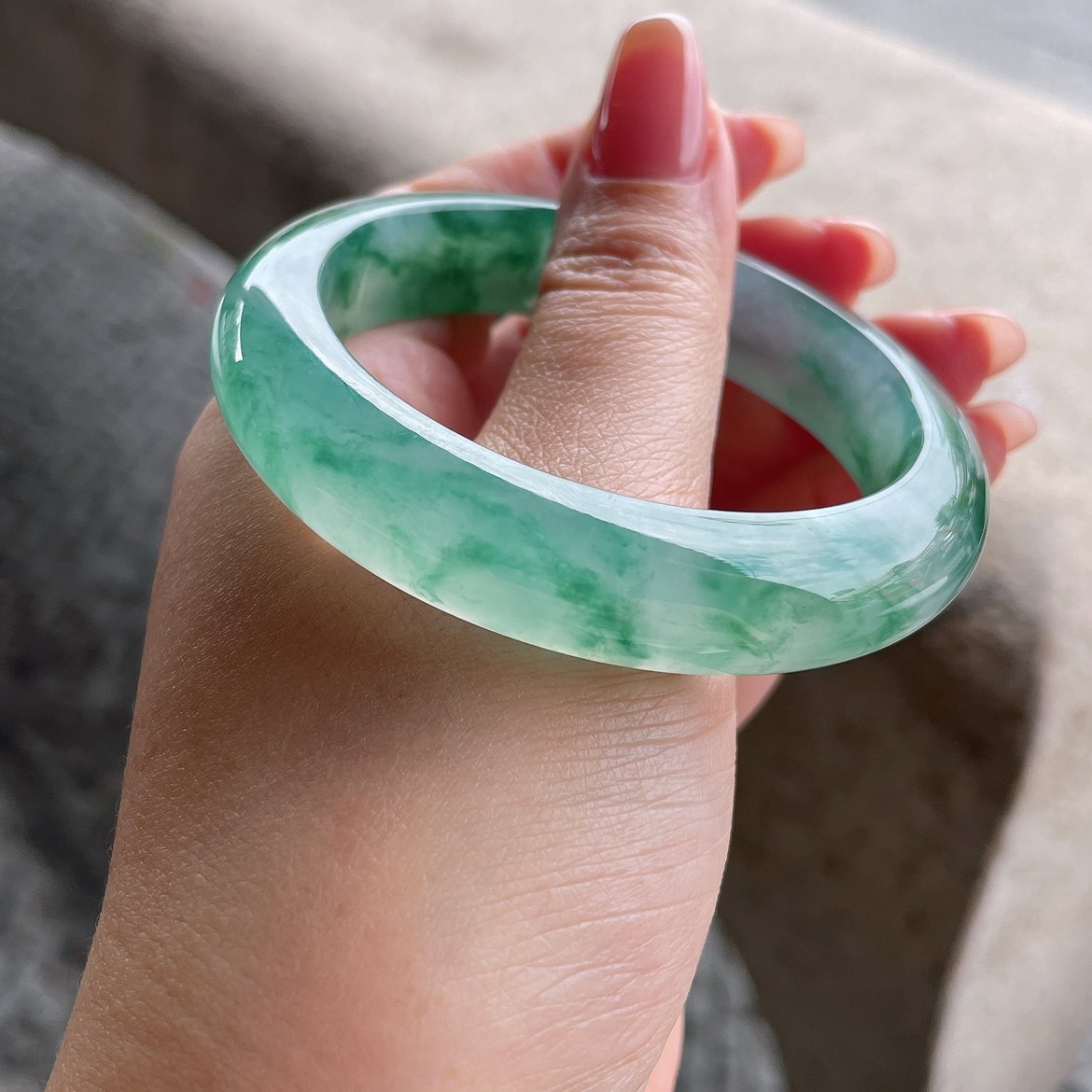 2025天然缅甸翡翠A货冰种飘绿花正圈手镯54圈口1215LQ8